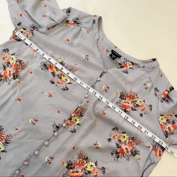 Torrid floral print rayon roll tab blouse top 2X - Picture 10 of 11